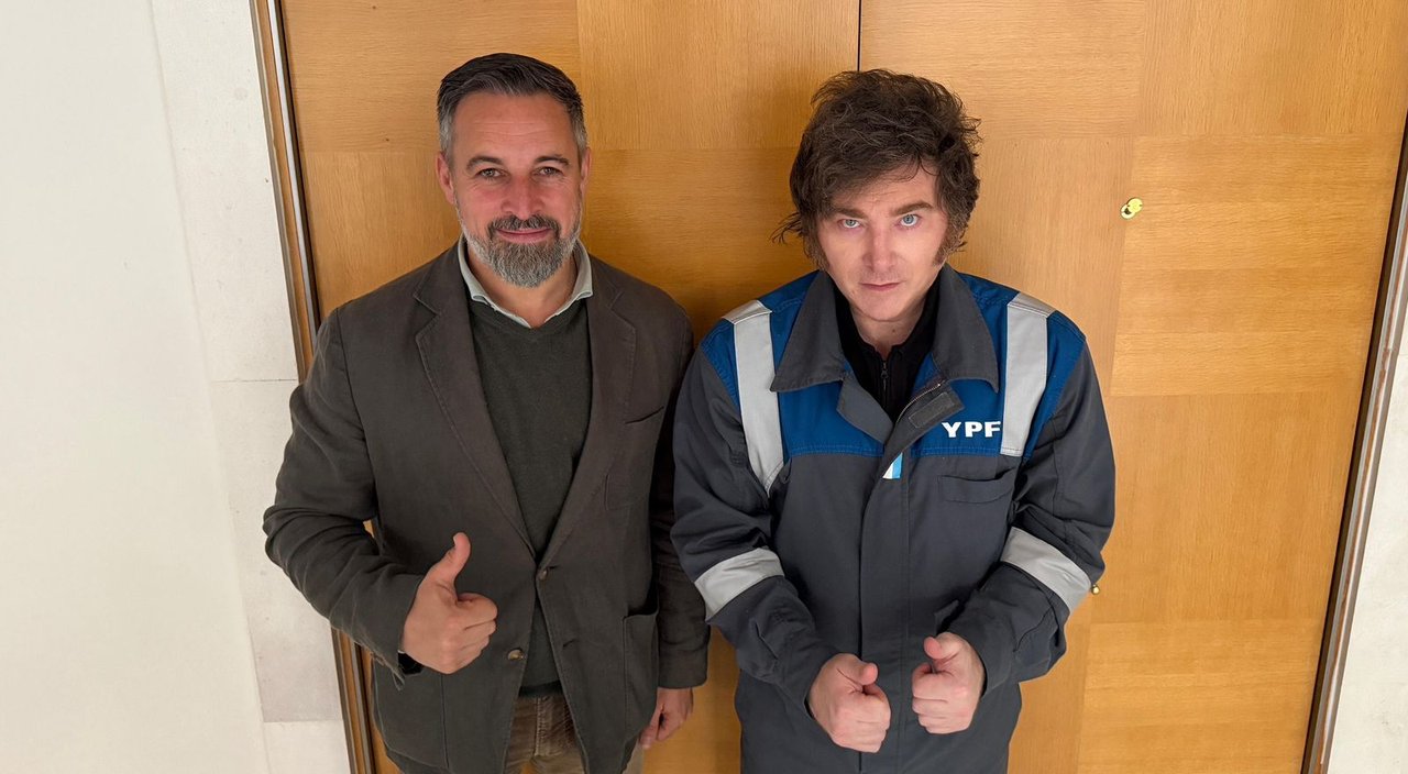 Javier Milei junto a referentes libertarios durante su gira en Madrid