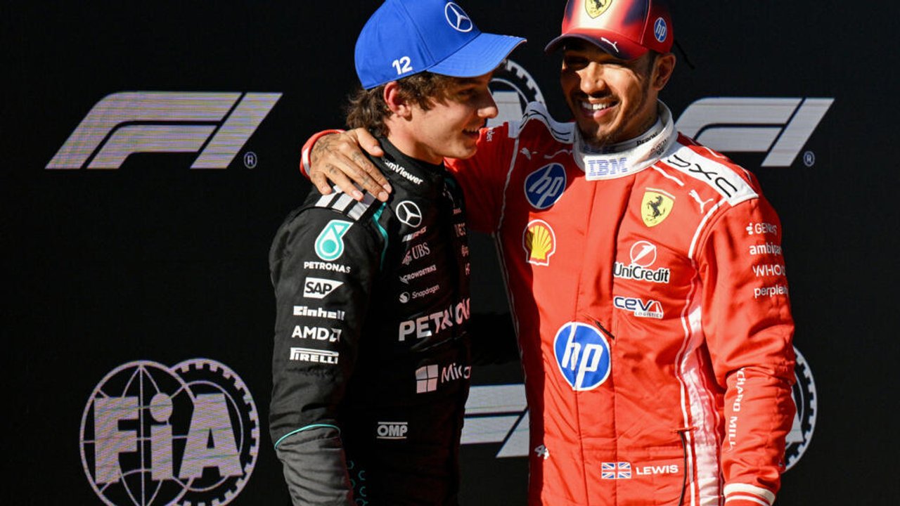 Andrea Kimi Antonelli celebra su pole position en el GP de China de Fórmula 1