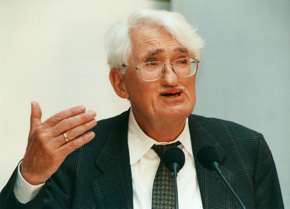 Retrato del filósofo alemán Jürgen Habermas