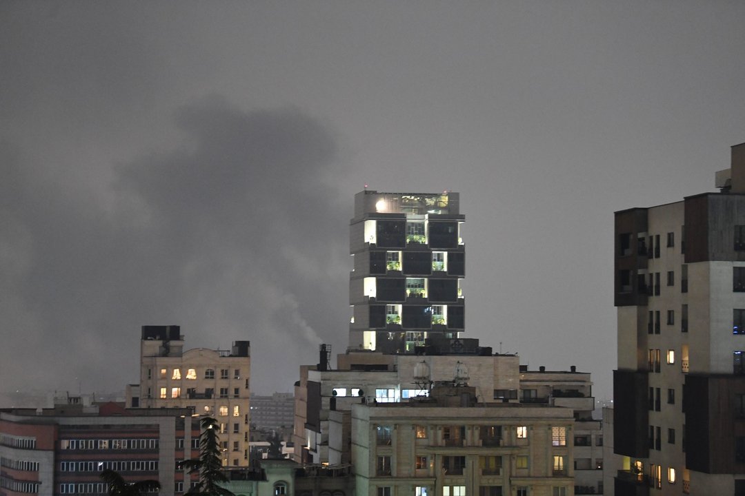 Daños en zona industrial iraní tras ataque misilístico