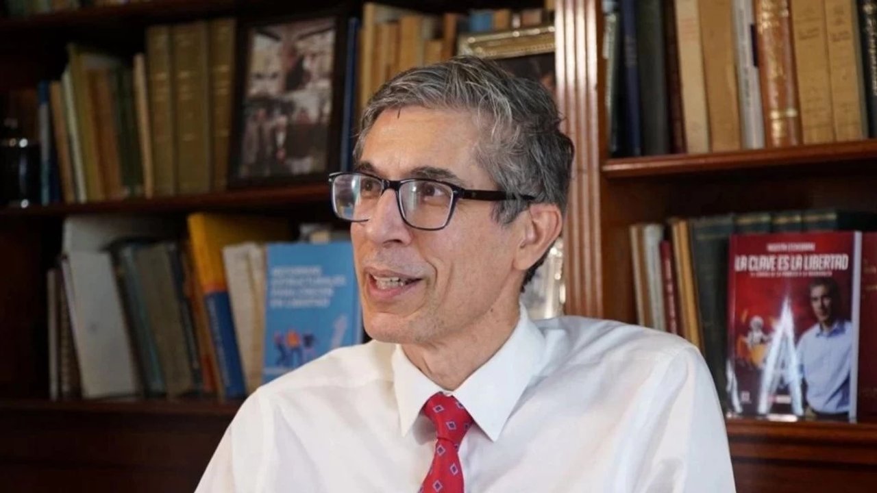 Agustín Etchebarne analiza la situación política y económica de Argentina