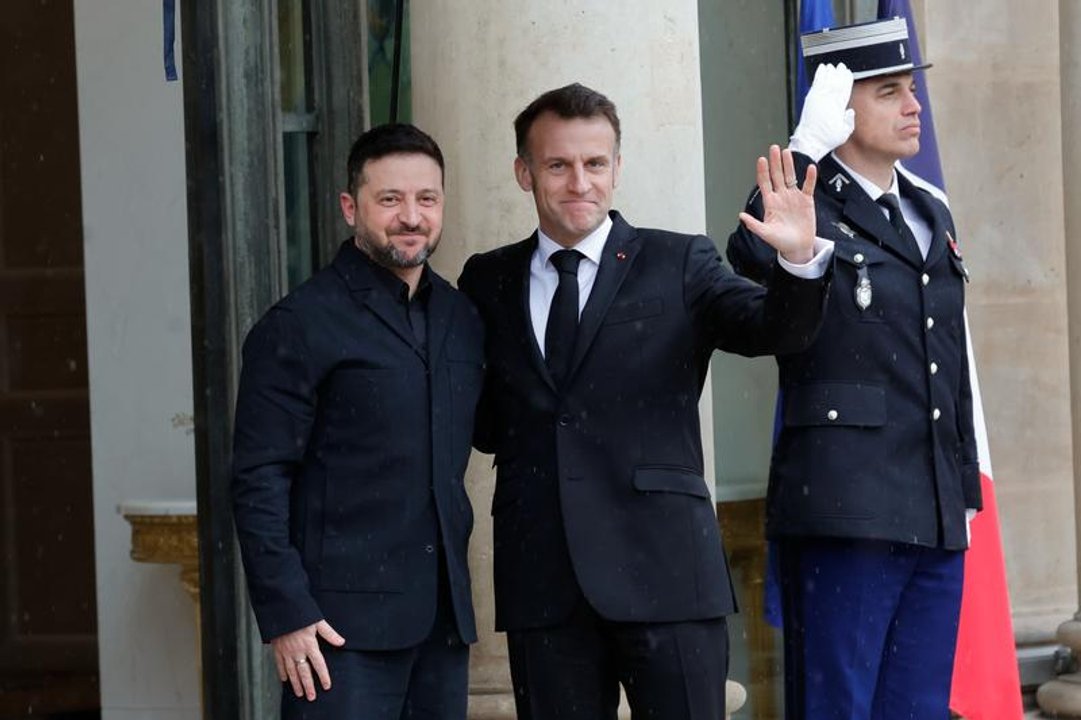 El presidente francés Emmanuel Macron y el líder iraní en el centro de la tensión regional