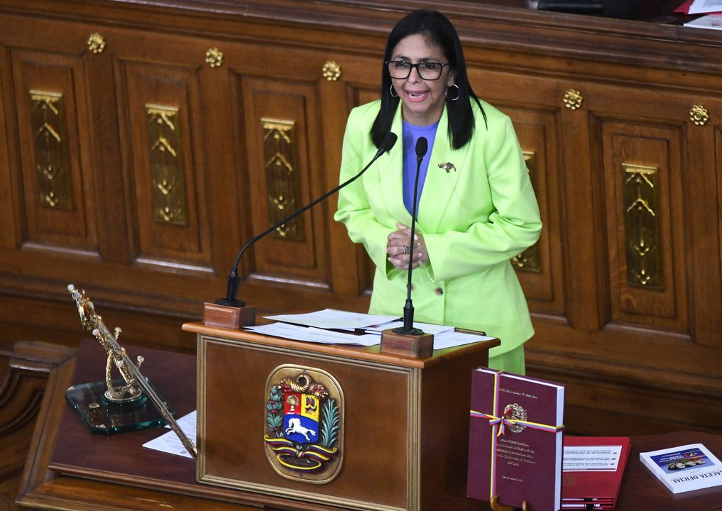 Delcy Rodríguez anuncia una comisión nacional para el diálogo laboral en Venezuela