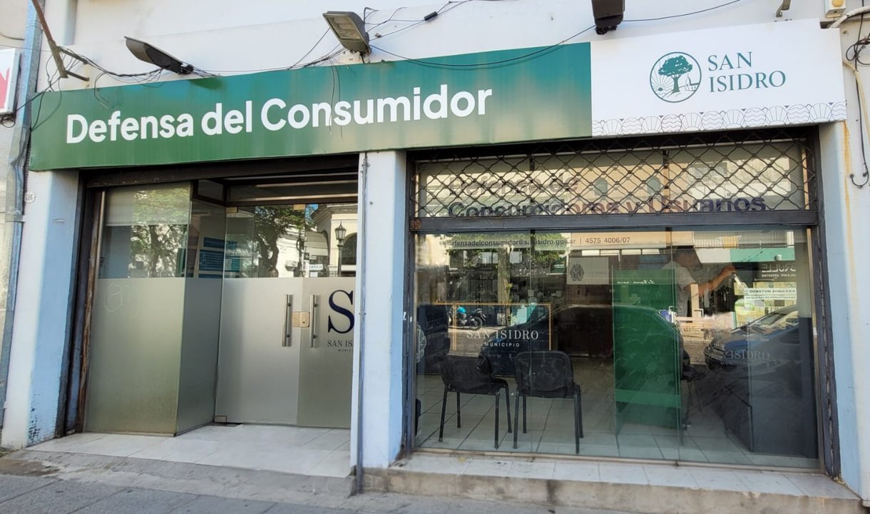 Fachada de banco donde se produjo el reclamo de un jubilado por débitos indebidos
