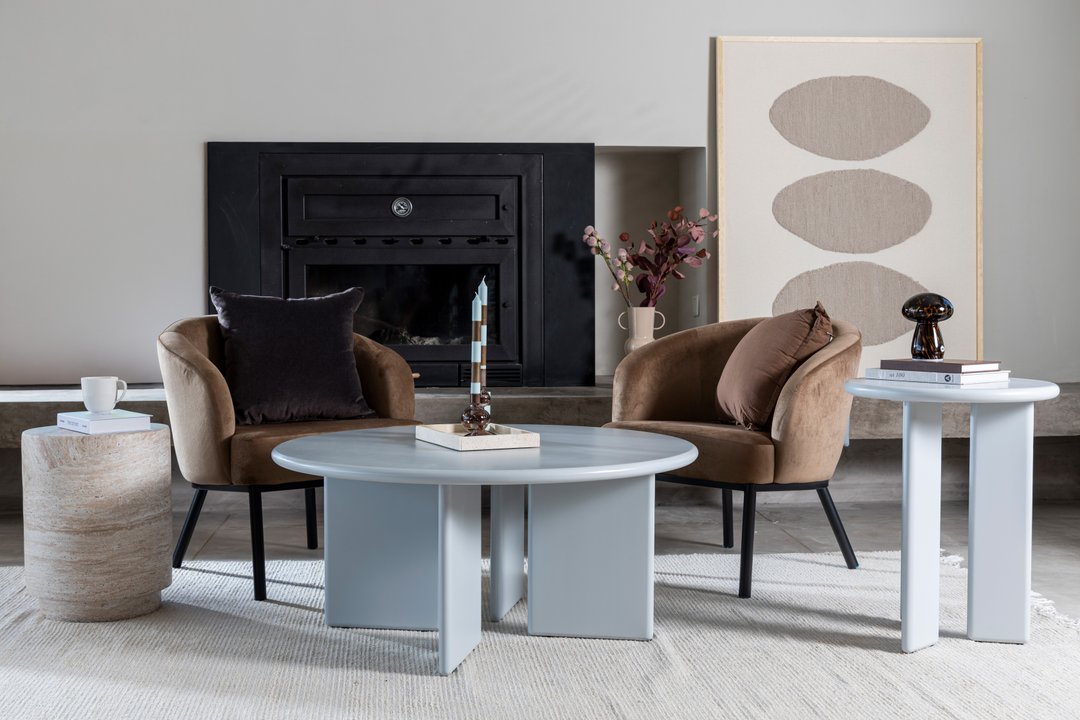 Ambiente de interior con decoración cálida y moderna para otoño-invierno