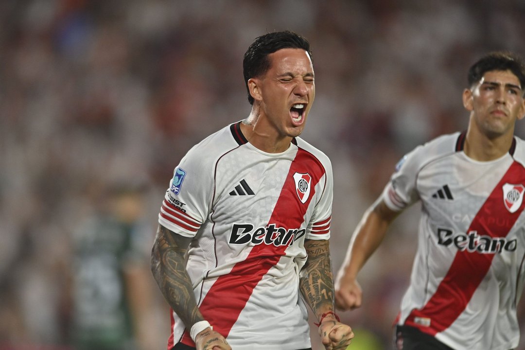 Bolas y copas en el sorteo de la Copa Sudamericana