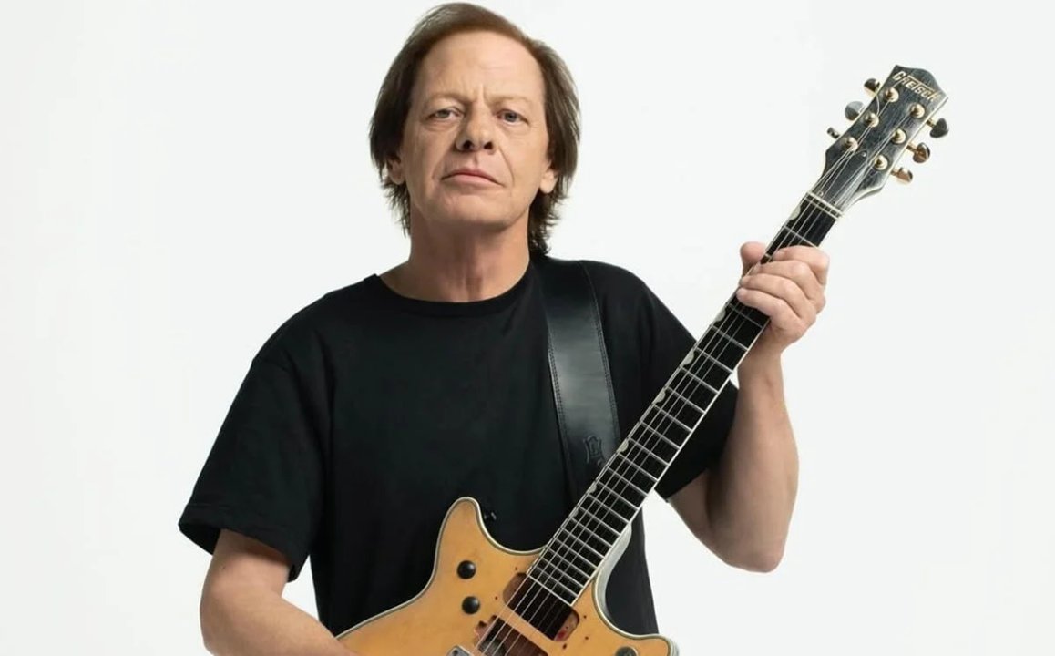 Stevie Young fue dado de alta tras haber estado internado en Argentina
