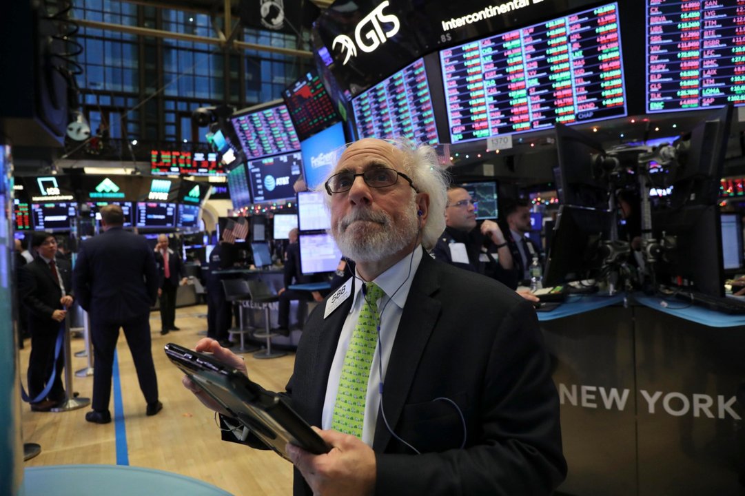 Suba de acciones y baja de bonos en mercados que sigue golpeados por la guerra