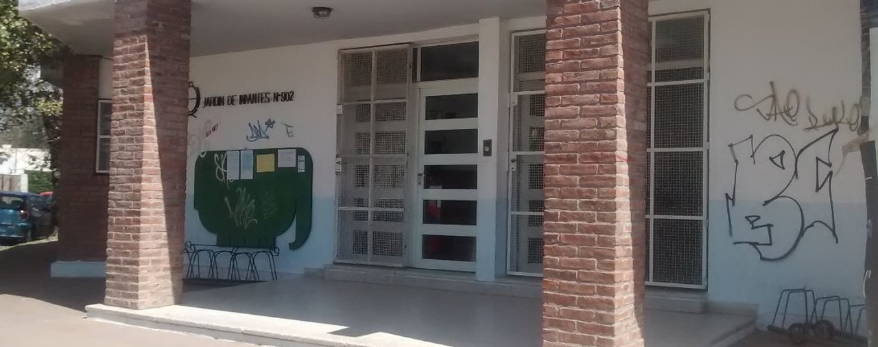 Fachada de un jardín de infantes en Buenos Aires
