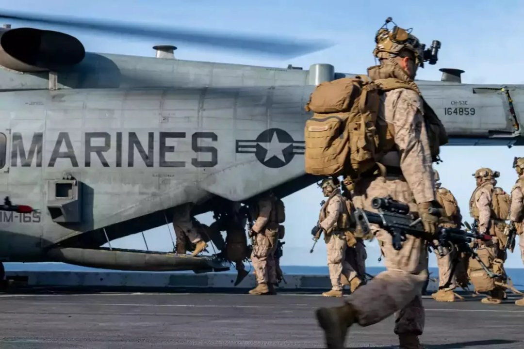 Buque de la Armada de Estados Unidos desplegado hacia el estrecho de Ormuz