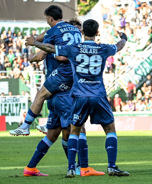 Belgrano de Córdoba y Racing se enfrentan por el Torneo Apertura