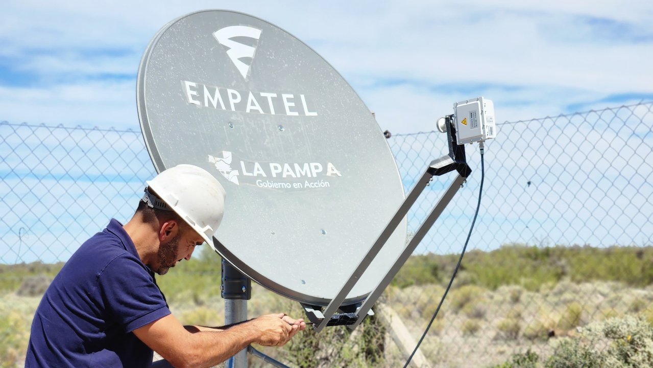 Firma de convenios de conectividad en La Pampa