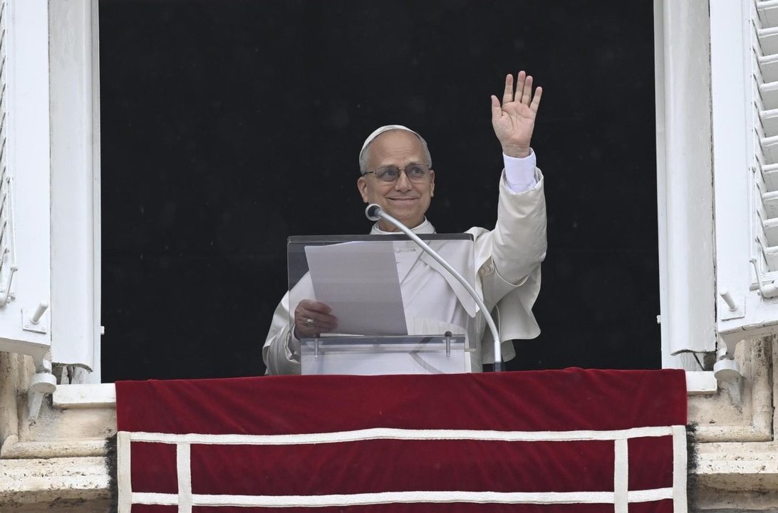 El Papa León XIV durante el rezo del Ángelus en el Vaticano
