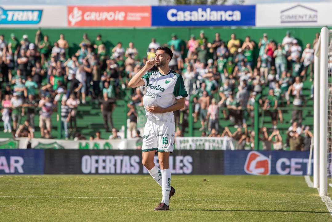 Sarmiento celebra uno de los goles ante Aldosivi en Junín