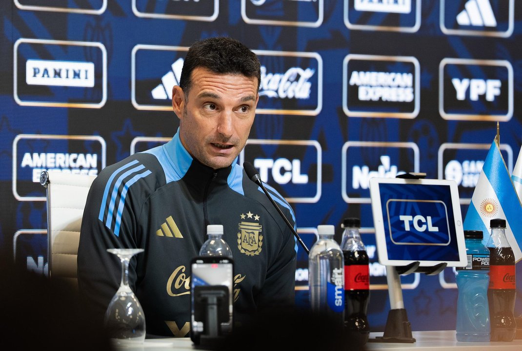 Jugadores de la Selección argentina llegando al país