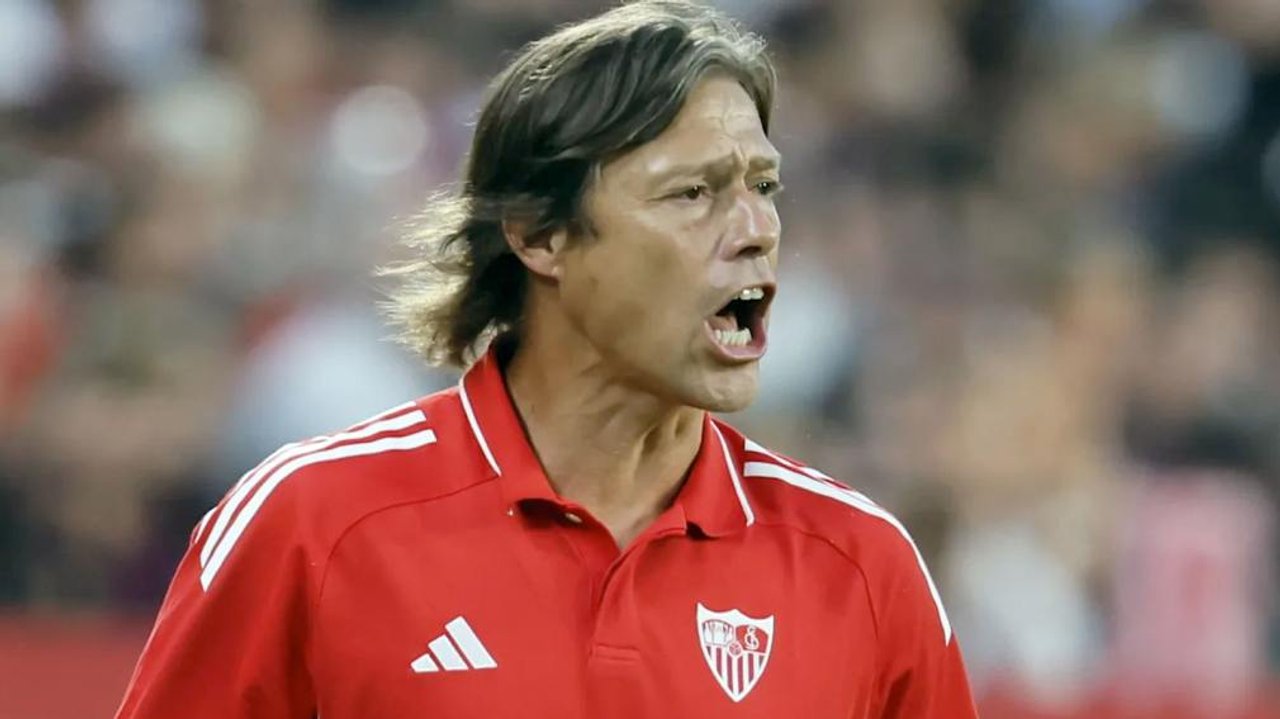 Matías Almeyda durante su ciclo como entrenador del Sevilla