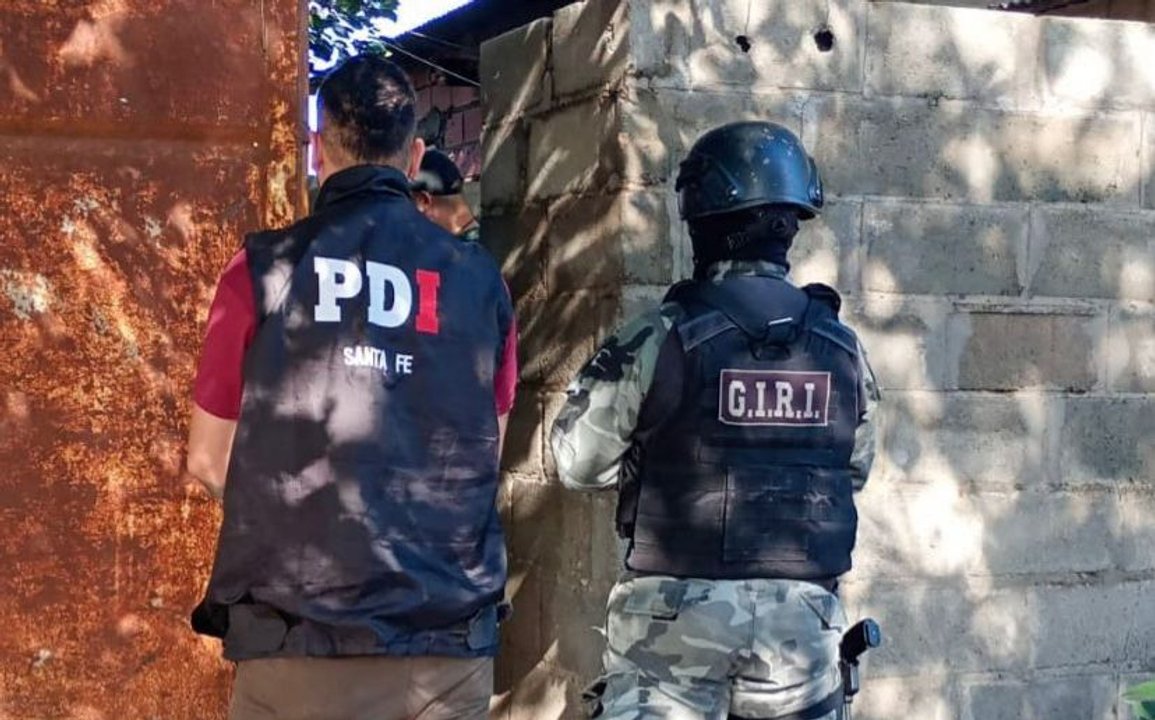 Patrullero policial en operativo en Rosario