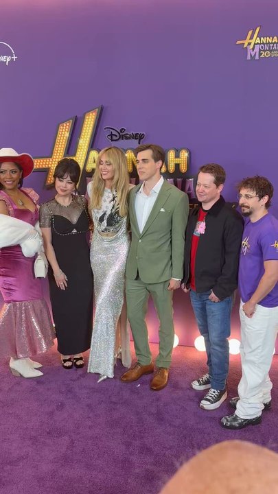 Miley Cyrus y elenco de Hannah Montana en el reencuentro por los 20 años