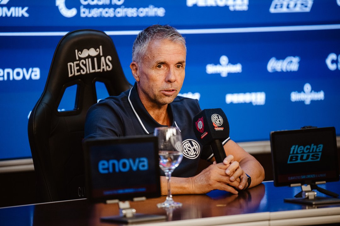 Gustavo Álvarez en su primer día como técnico de San Lorenzo