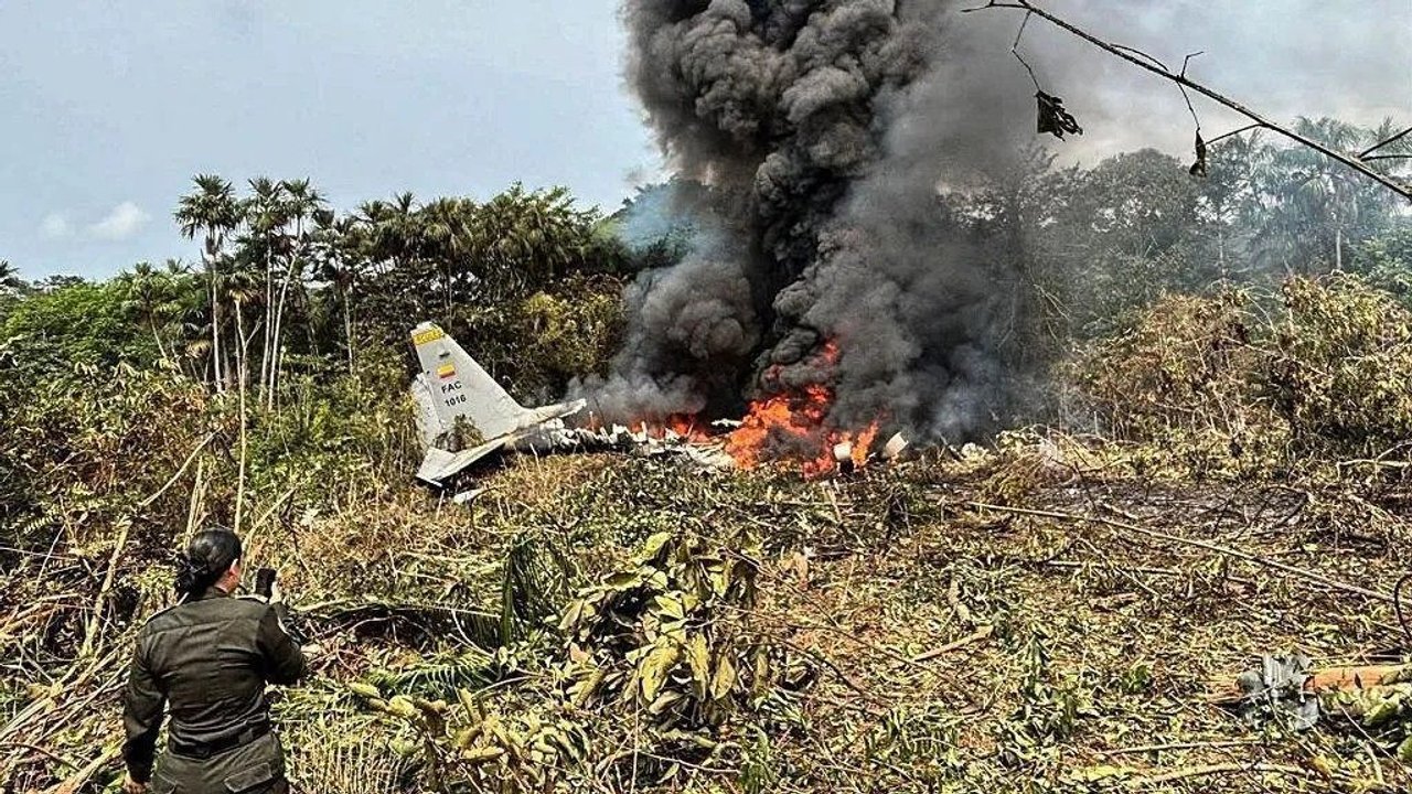 Operativo tras el accidente del avión militar en Colombia