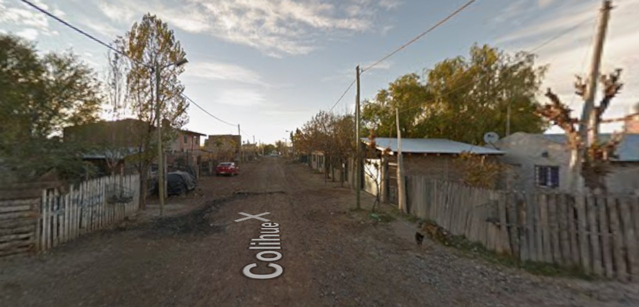 Patrullero policial en una calle de Neuquén