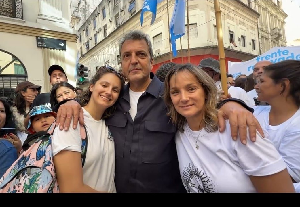 Sergio Massa participa de la marcha por el Día de la Memoria en Plaza de Mayo