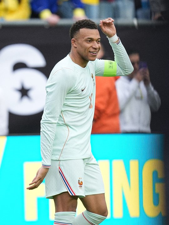 Francia se impone a Brasil en amistoso previo al Mundial