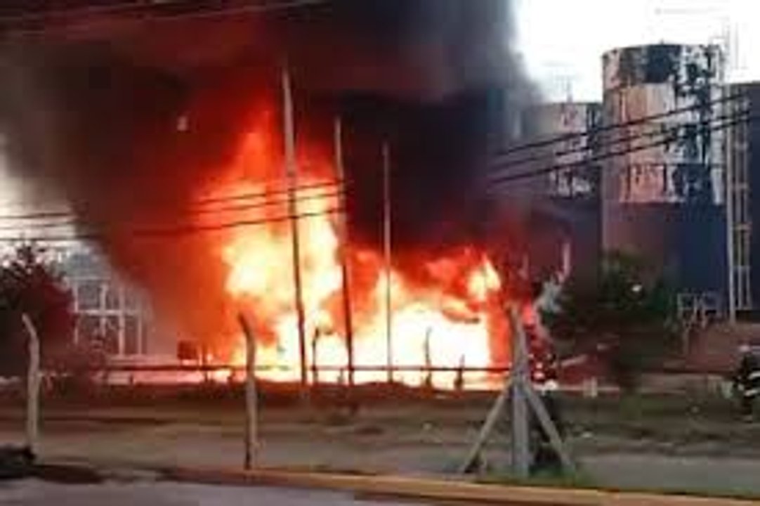 Tragedia en Pilar: un operario muerto y otro herido en incendio industrial