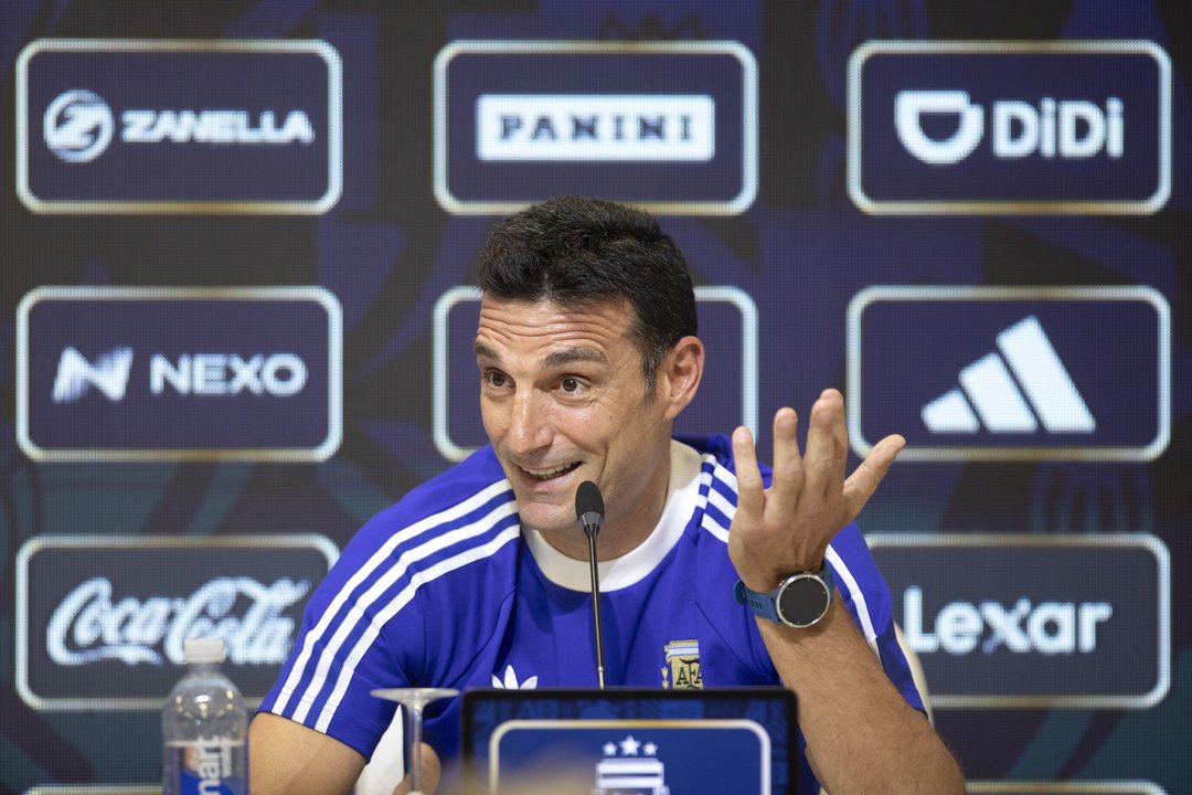 Scaloni advierte a sus jugadores: "Tomaremos decisiones si los rendimientos no mejoran"