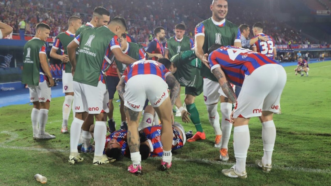 Ariel Holan, nuevo entrenador de Cerro Porteño tras polémica consagración con Rosario Central