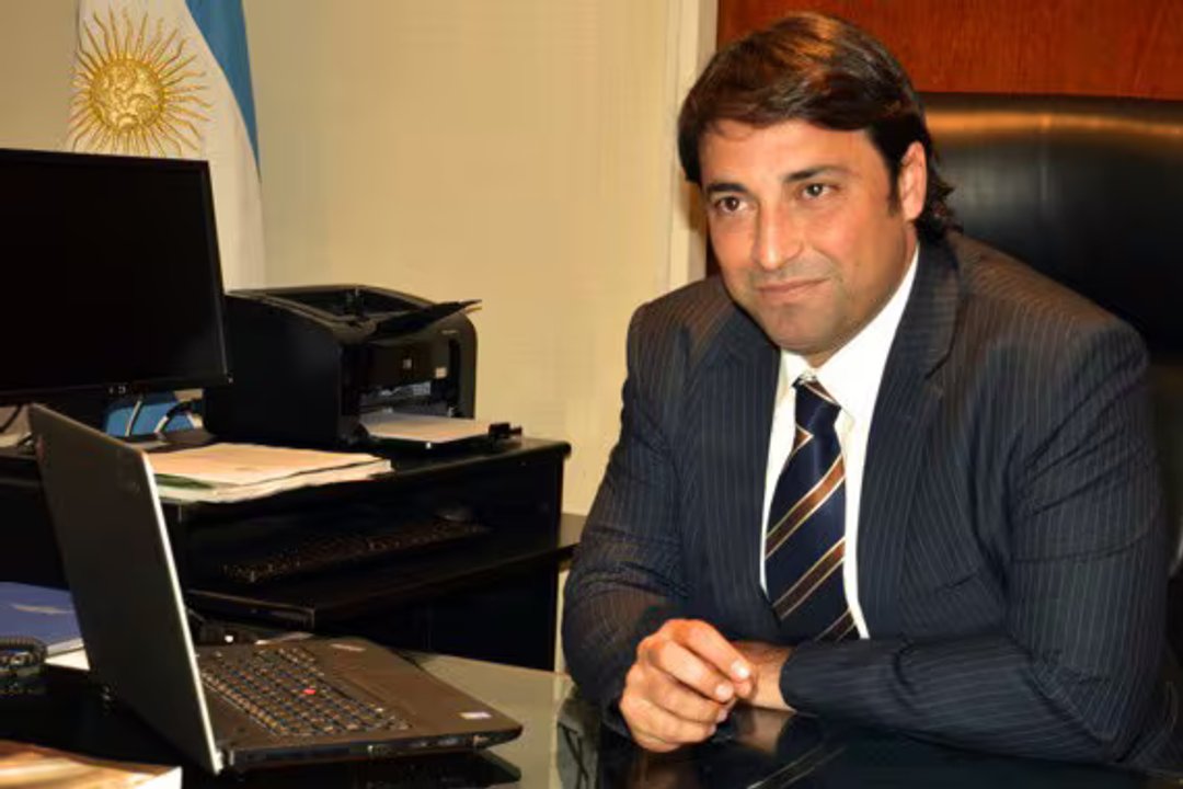 Denuncian al ex director del Servicio Penitenciario Federal por violencia de género