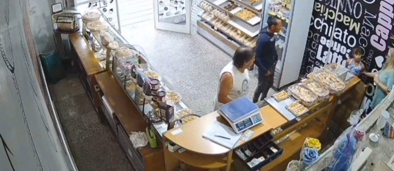 Capturan al hombre que acosó a una niña en una panadería de Merlo