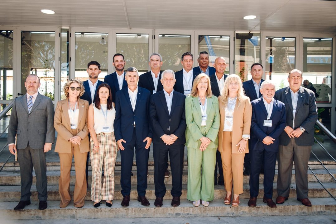 Intendentes reunidos en el Consejo Federal en Paraná