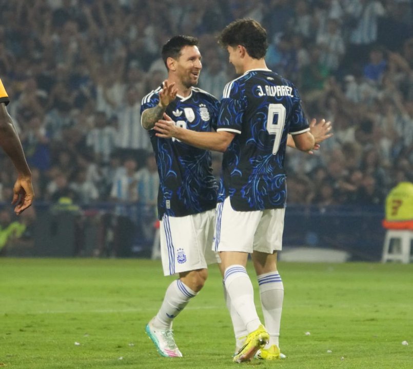 Julián Álvarez marca el primer gol en el amistoso ante Zambia