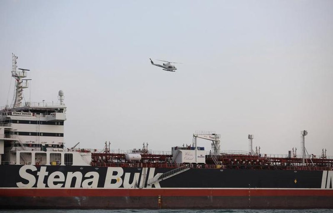 Buque militar en misión en aguas de Medio Oriente
