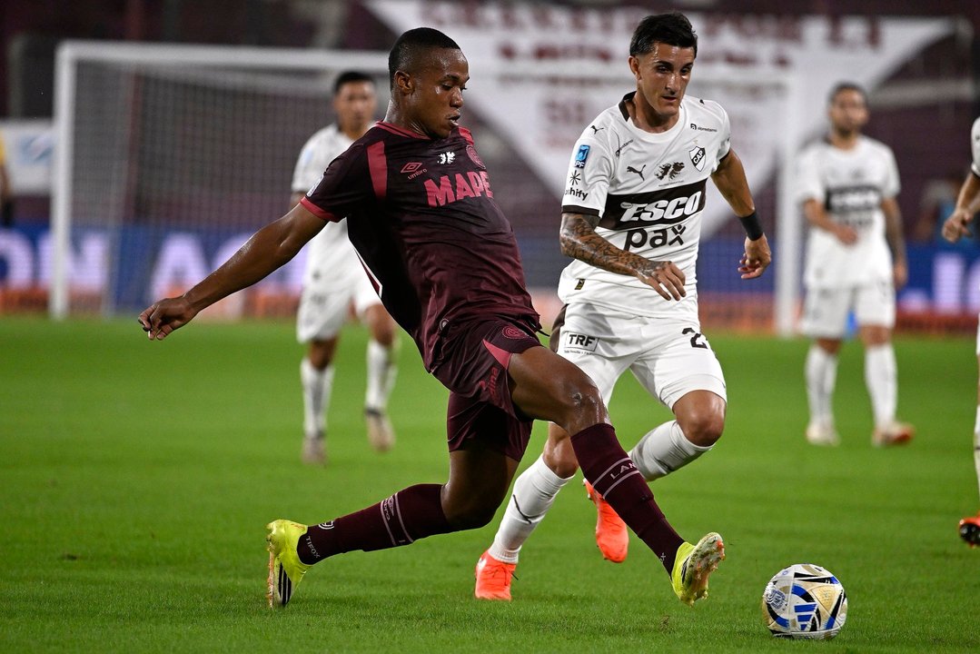 Lanús y Platense no se sacan diferencias en un empate sin goles