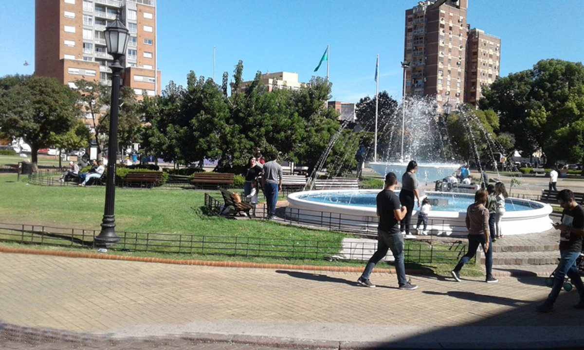 Encuentran un hombre enterrado en su casa de Morón