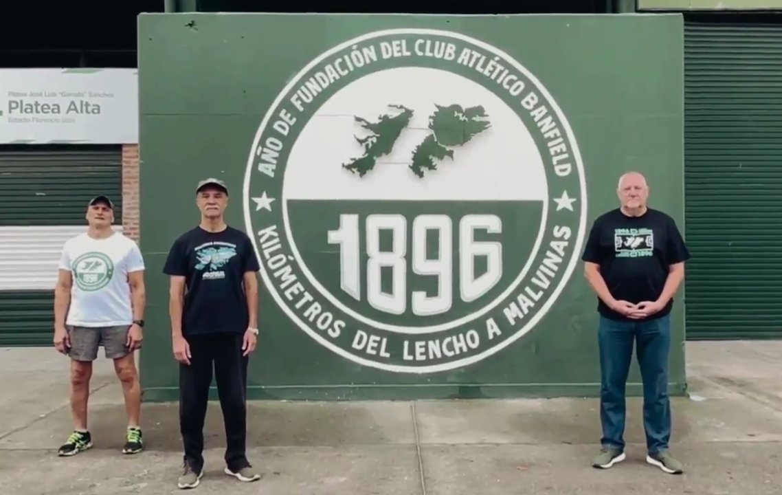 Banfield rinde homenaje a las Malvinas con un mural en su estadio