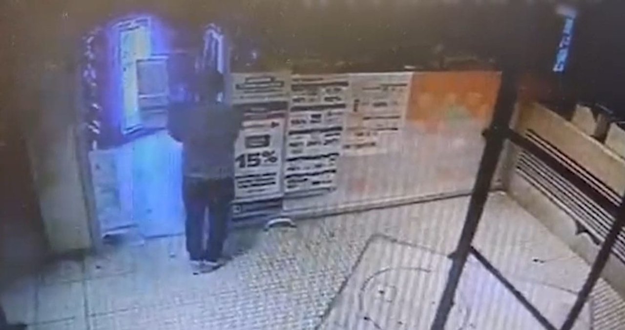 Detienen a hombre tras intento de robo en un supermercado de Belgrano
