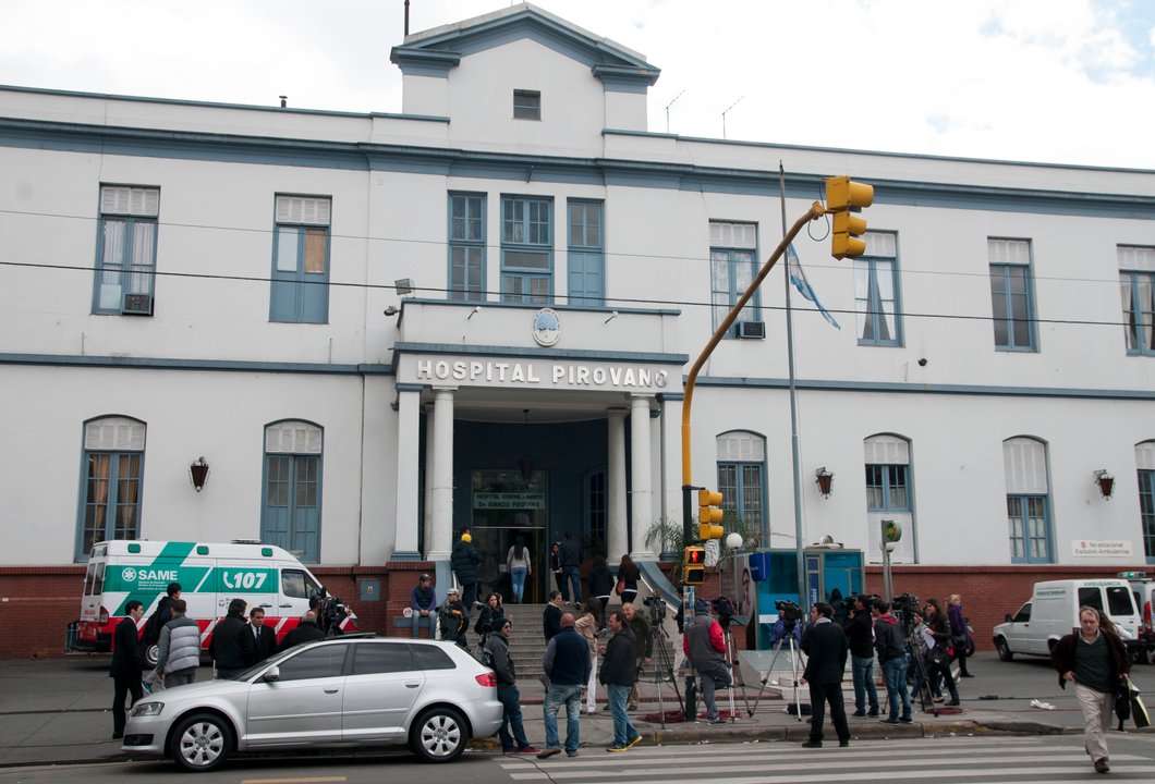 Tres personas heridas en choque entre ambulancia y auto en Belgrano
