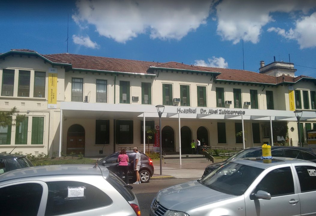 Accidente en la General Paz: pareja motociclista herida tras pinchazo