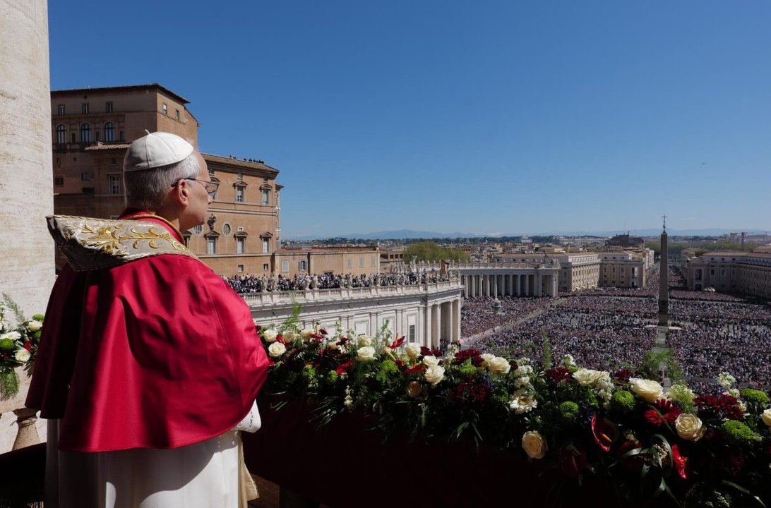 El Papa León XIV durante el mensaje de Pascua en el Vaticano