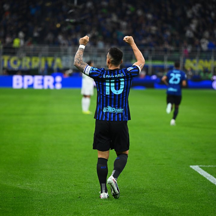 Inter arrasa a la Roma y se afianza en la cima de la Serie A