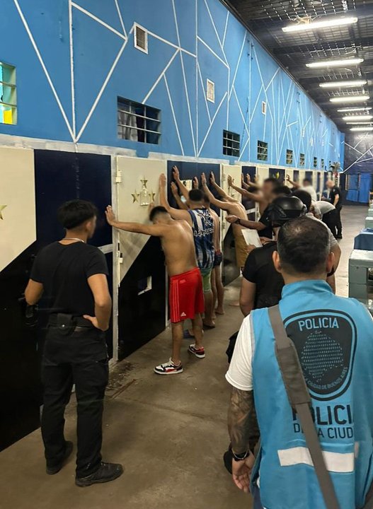 Desmantelan red de extorsiones sexuales desde cárceles bonaerenses