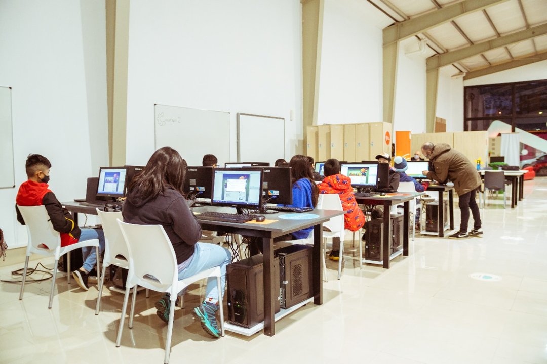 8 de cada 10 alumnos de primaria aprueban tutoría con inteligencia artificial