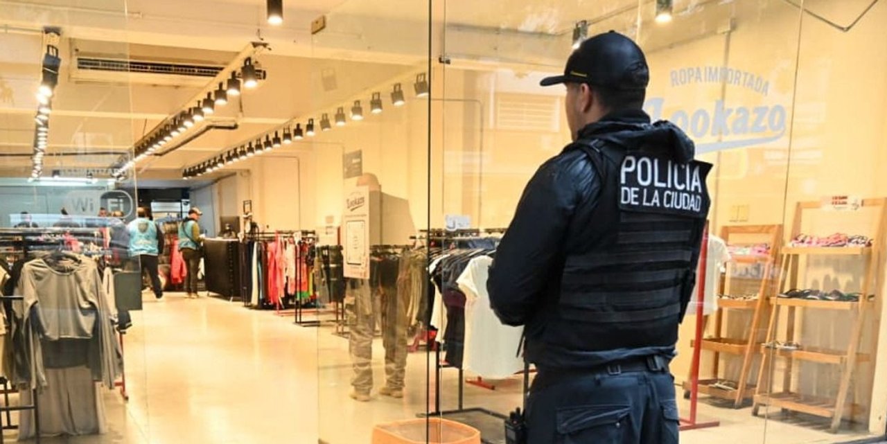 Millonario golpe al contrabando: incautan ropa de lujo en Belgrano