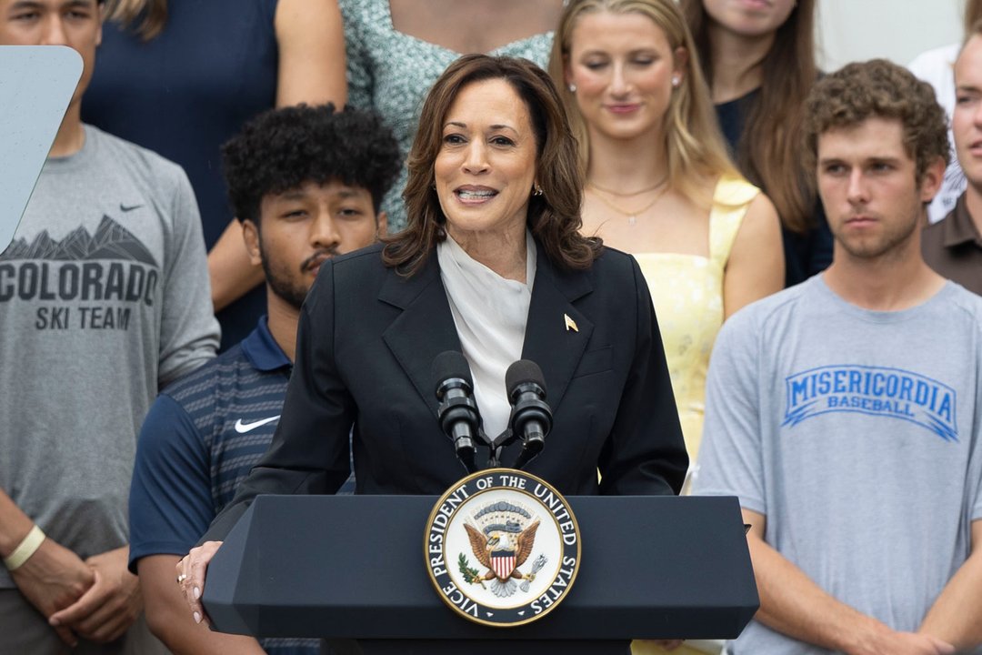 Kamala Harris durante un acto político en Estados Unidos