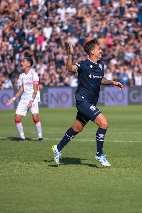 Independiente Rivadavia se impone a Argentinos Juniors y se afianza como puntero del Torneo Apertura