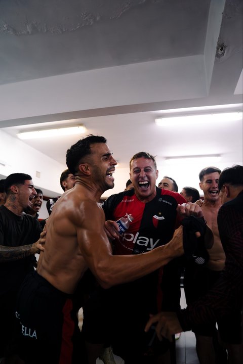 Colón se afianza en la cima de la zona A tras vencer a Racing de Córdoba