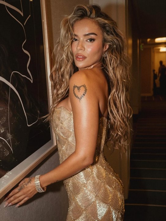 Karol G durante su histórico show como primera mujer latina en encabezar Coachella